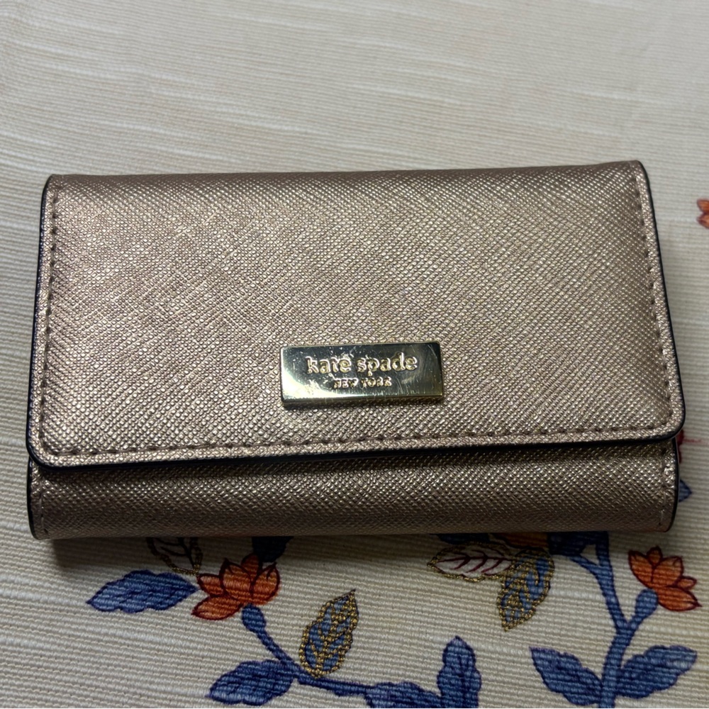 Kate Spade New York Rose Gold SaffIano Leather 6-key Holder Wallet Pouch likeNEW